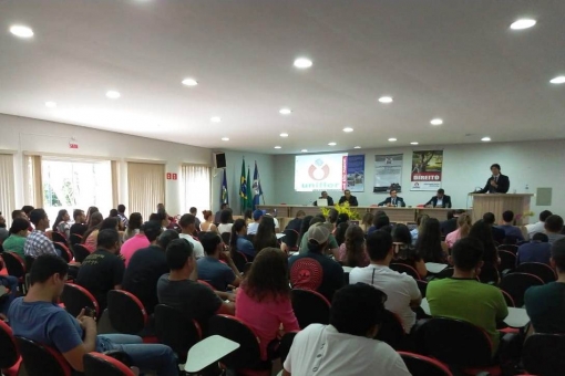 O defensor público Jardel Marquez participou do 1º Seminário de Direito de Polícia Judiciária, em Alta Floresta.